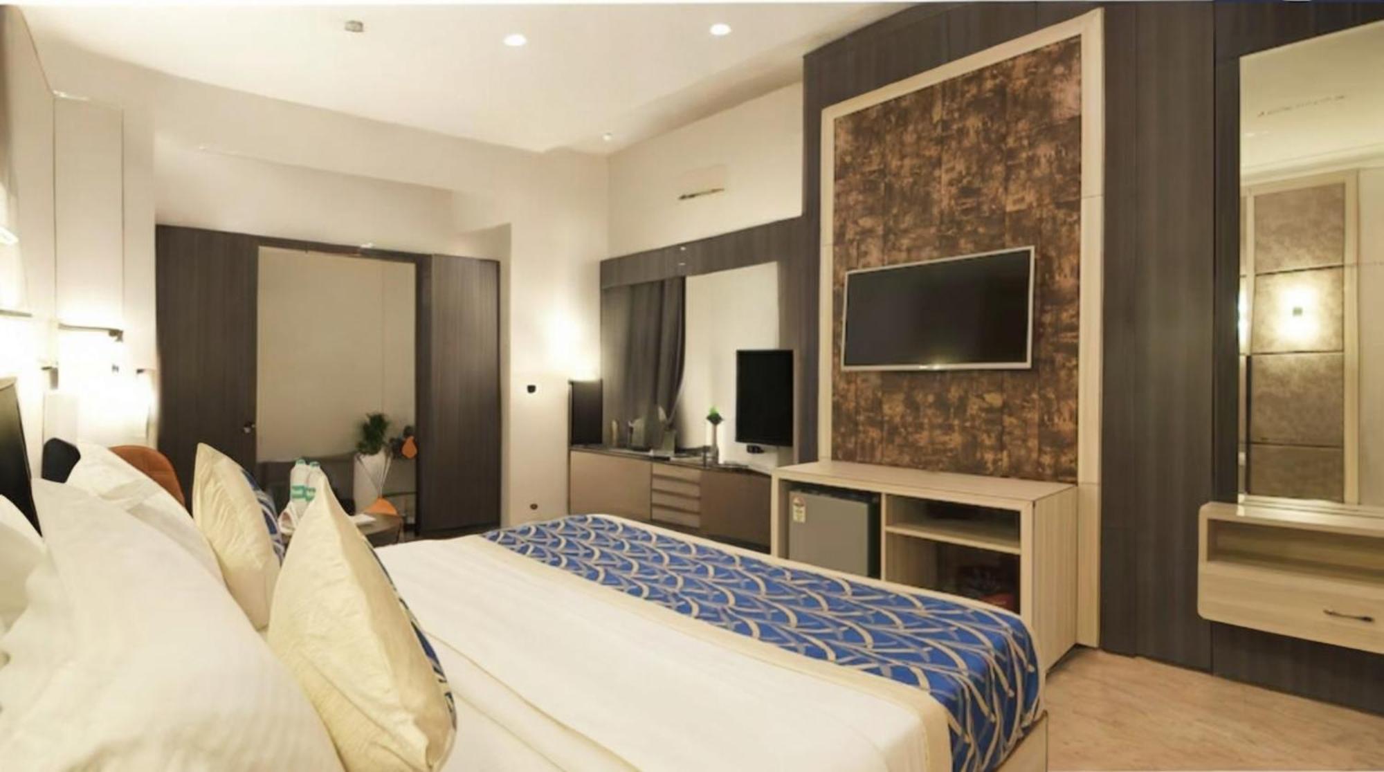Hotel The Almora By Rs Global Near By Delhi International Airport With - Free Airport Drop Nueva Delhi Exterior foto