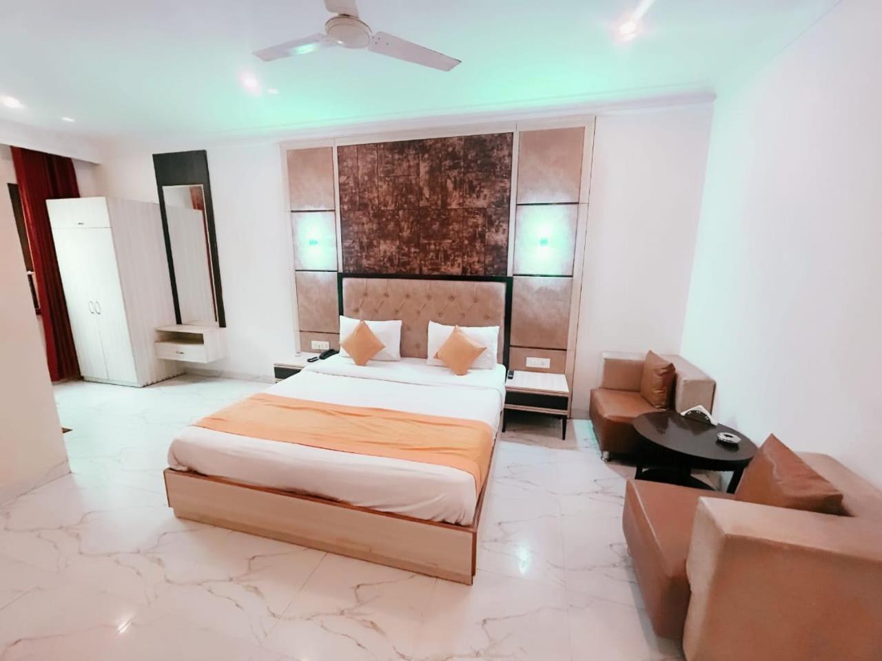 Hotel The Almora By Rs Global Near By Delhi International Airport With - Free Airport Drop Nueva Delhi Exterior foto