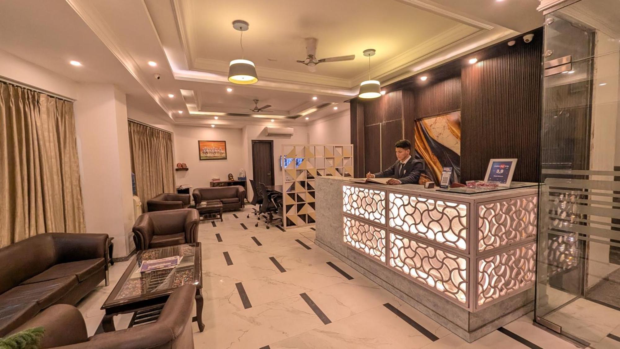 Hotel The Almora By Rs Global Near By Delhi International Airport With - Free Airport Drop Nueva Delhi Exterior foto