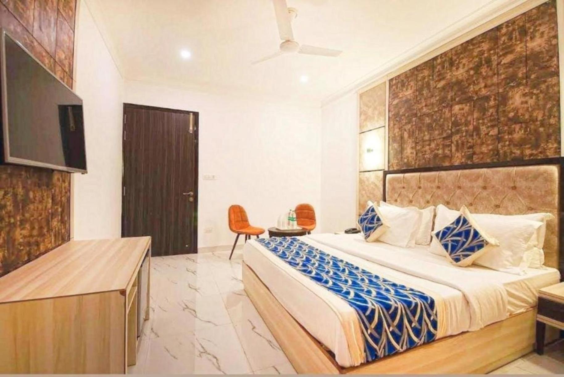 Hotel The Almora By Rs Global Near By Delhi International Airport With - Free Airport Drop Nueva Delhi Exterior foto