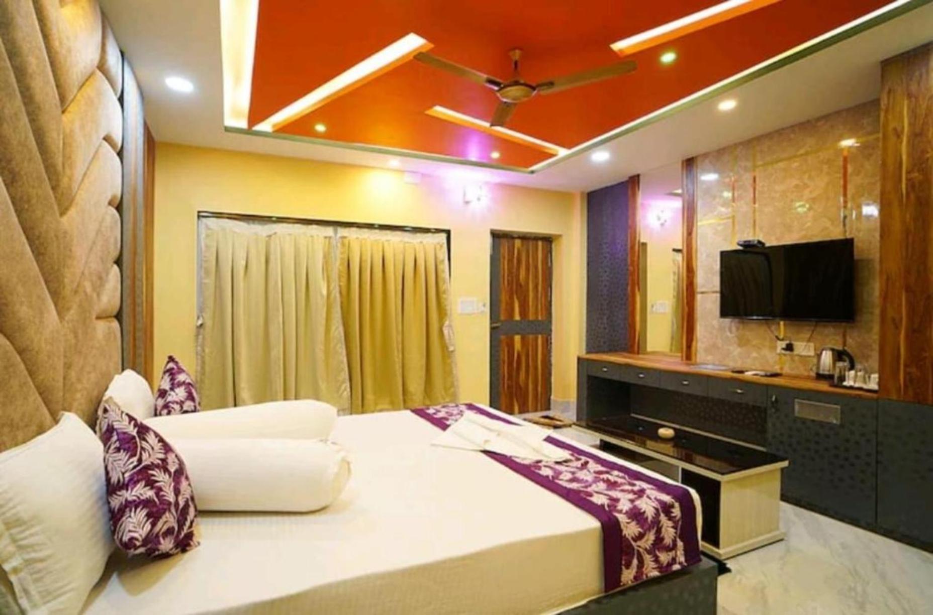 Hotel The Almora By Rs Global Near By Delhi International Airport With - Free Airport Drop Nueva Delhi Exterior foto