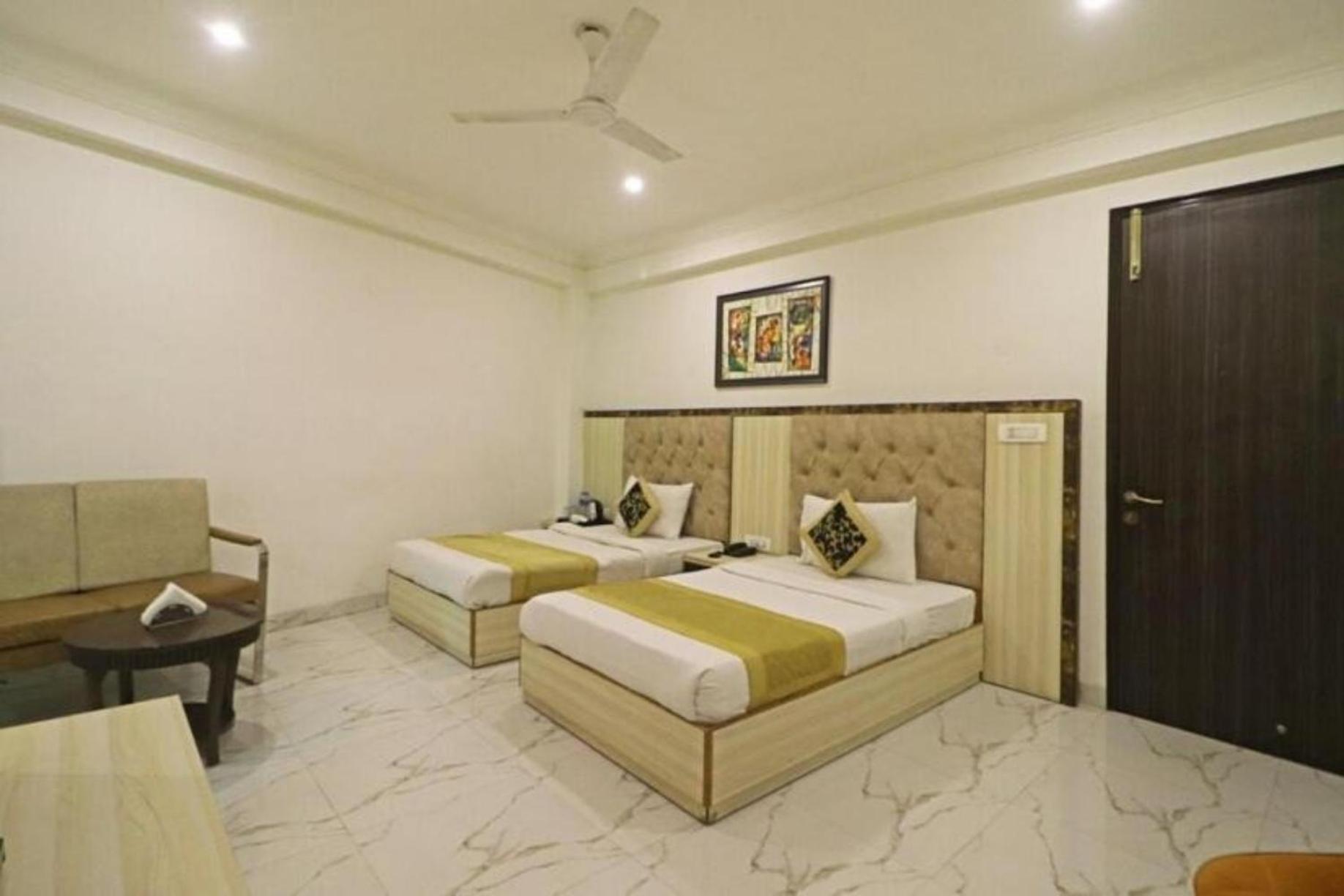 Hotel The Almora By Rs Global Near By Delhi International Airport With - Free Airport Drop Nueva Delhi Exterior foto